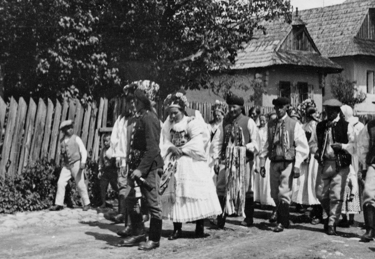 Svatba v Batizovcích, 1933, fotografie Věry Jičínské z cest po Slovensku