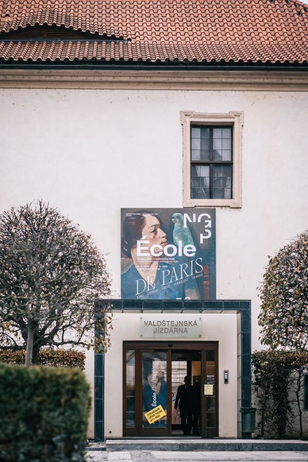 Na pražské výstavě École de Paris je vystaven obraz Věry Jičínské